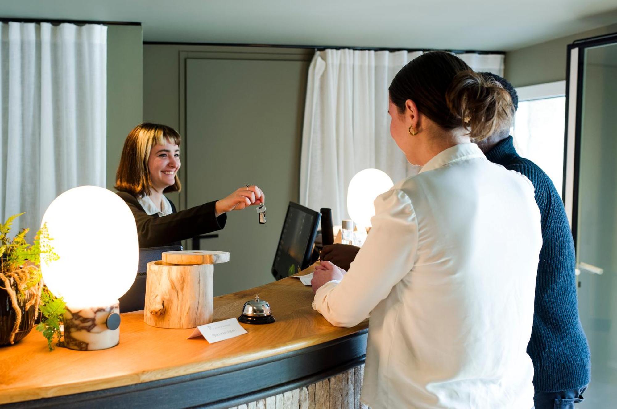 Cit'Hotel Le Relais Du Boisniard Шамбрето Экстерьер фото