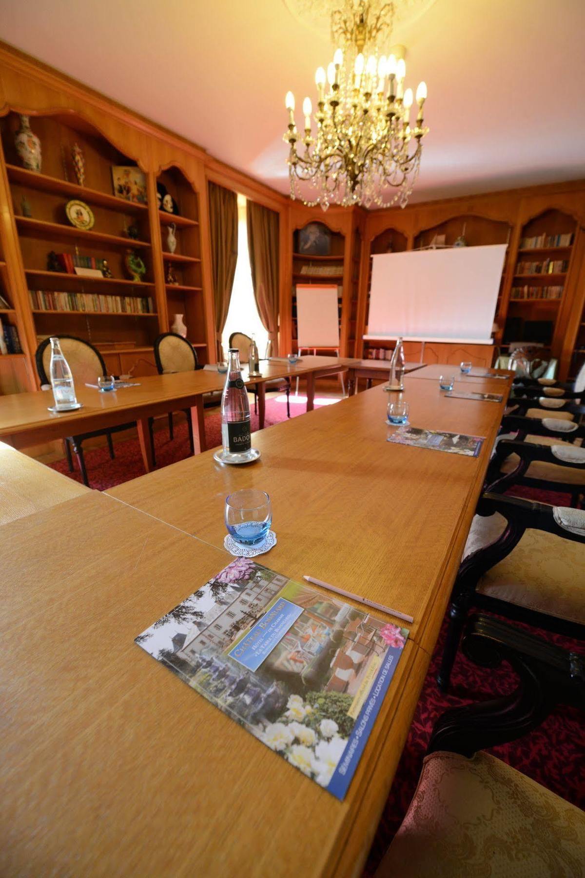 Cit'Hotel Le Relais Du Boisniard Шамбрето Экстерьер фото